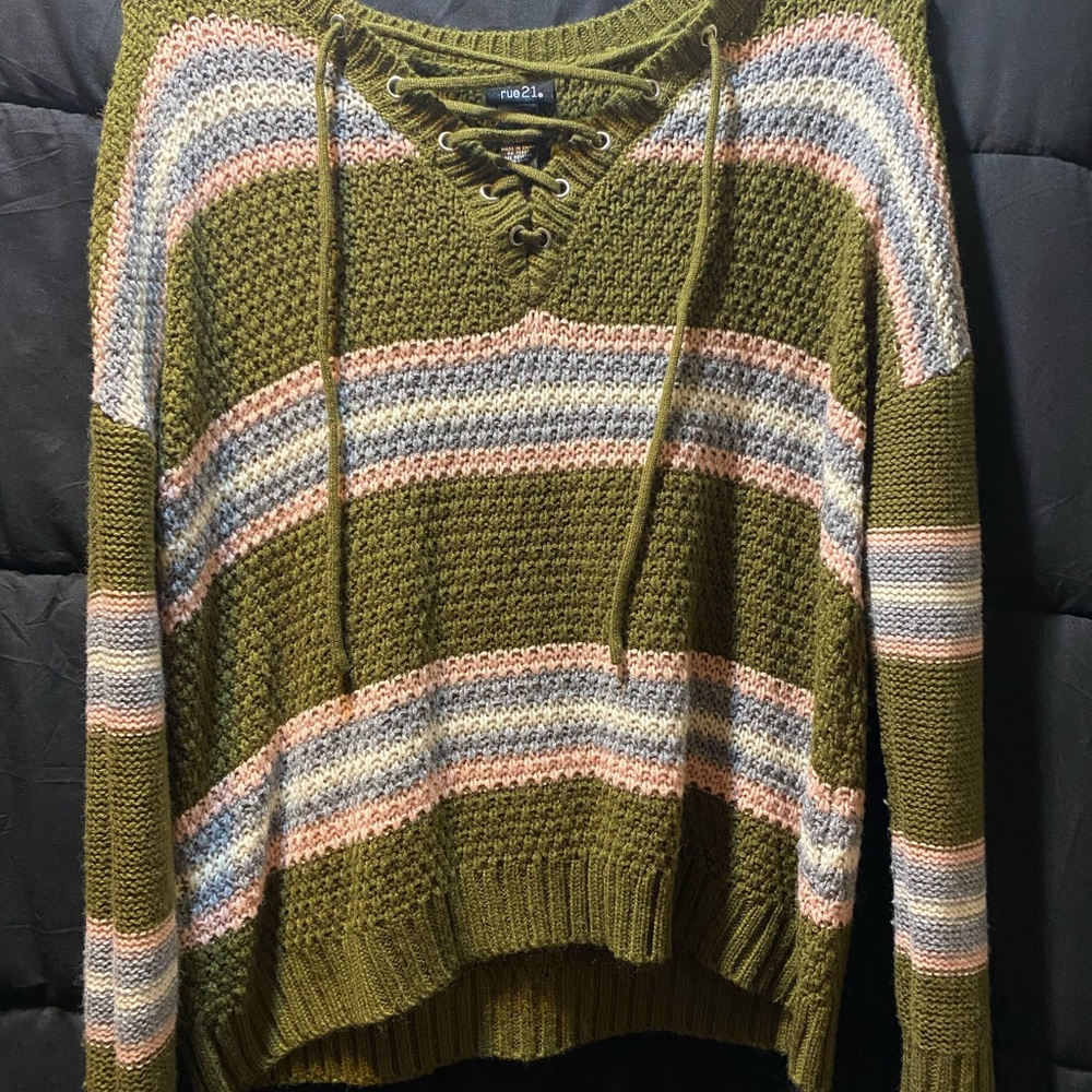 Rue21 green pullover sweater size medium